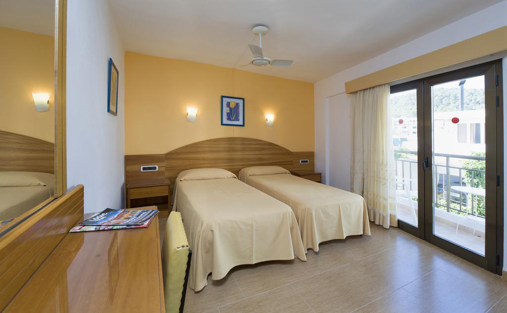Hostal Manolita Σαν Αντόνιο Εξωτερικό φωτογραφία